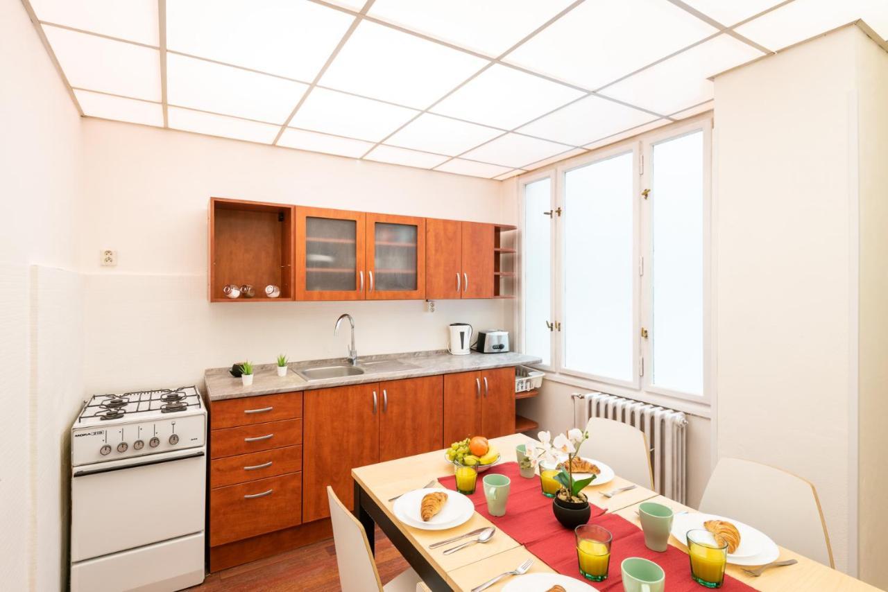 Narodni Apartments Praha Bagian luar foto