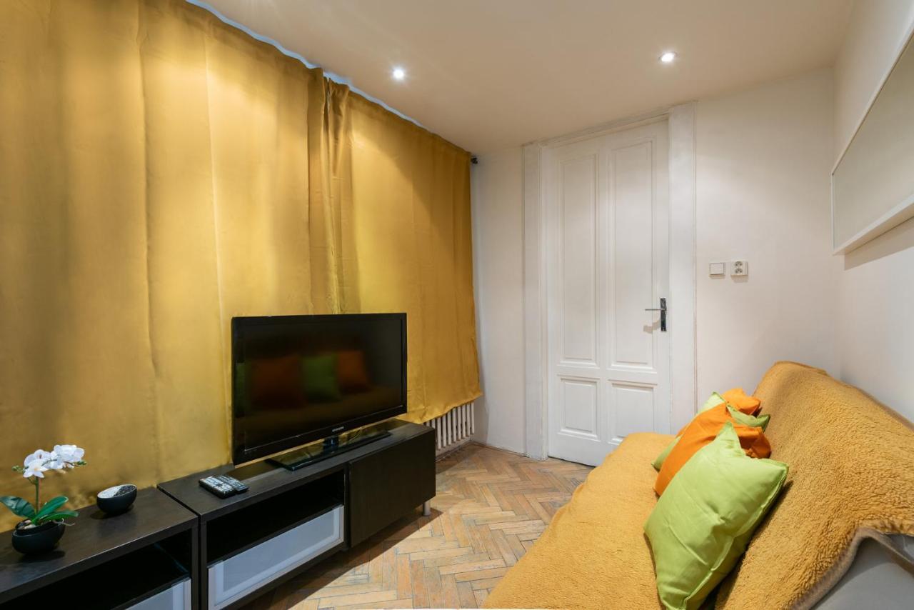 Narodni Apartments Praha Bagian luar foto